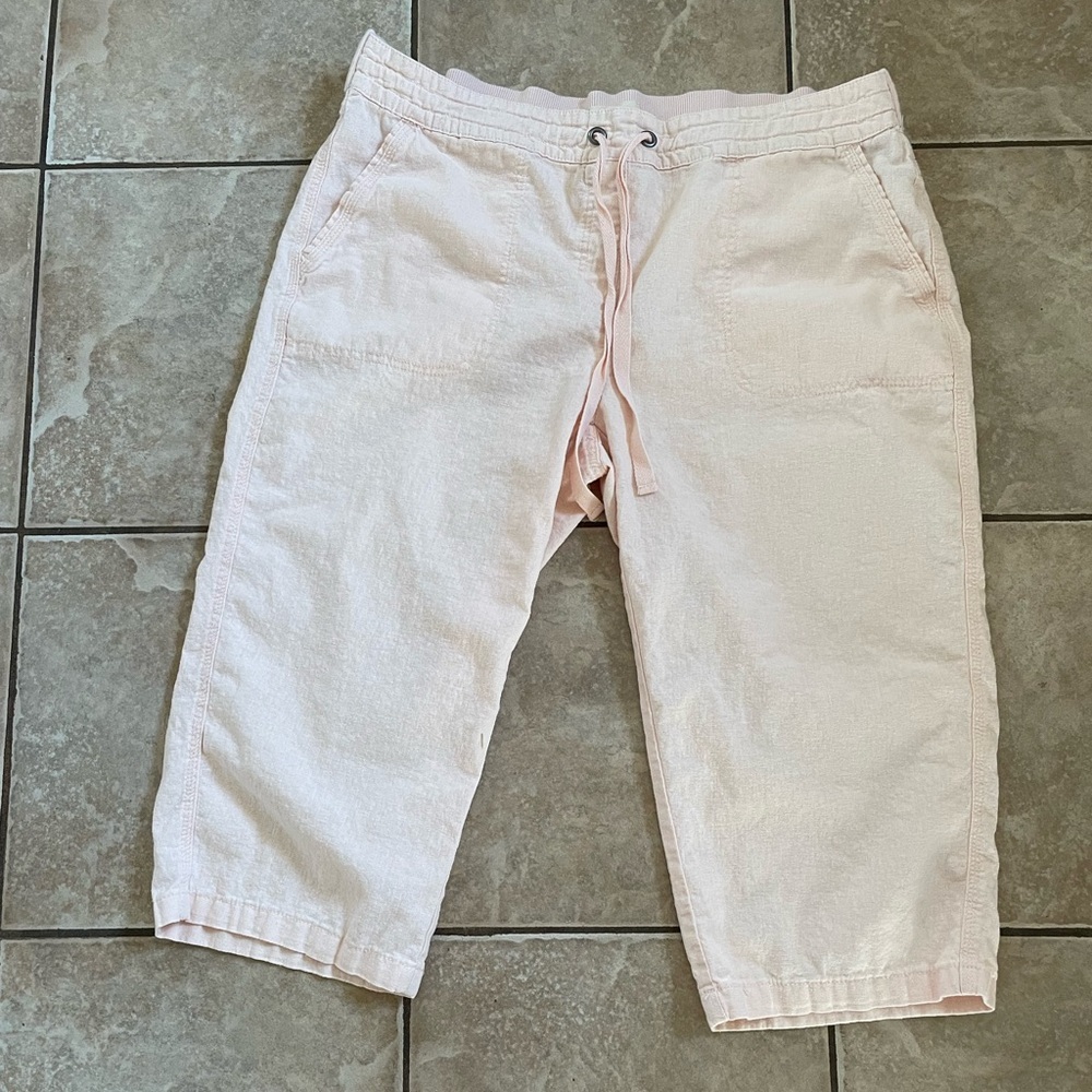 Plus size linen blend Per Se capri woman size 1x, barbiecore​